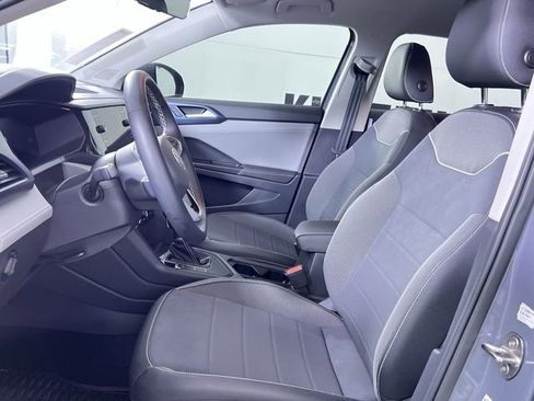 Used 2024 Volkswagen Taos SE image 11