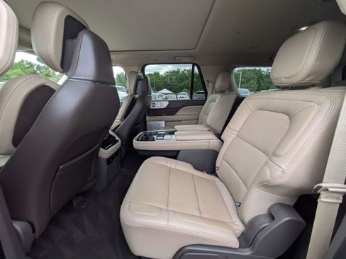 Used 2023 Lincoln Navigator L Reserve AWD/4WD image 17