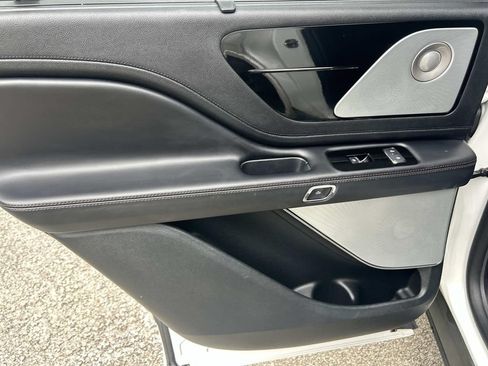 Used 2021 Lincoln Aviator Reserve AWD/4WD image 22