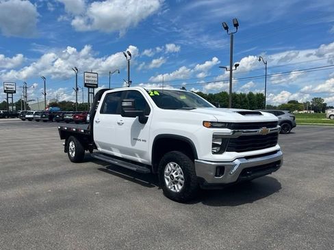 Used 2024 Chevrolet Silverado 2500 LT w/ Convenience Package AWD/4WD image 1