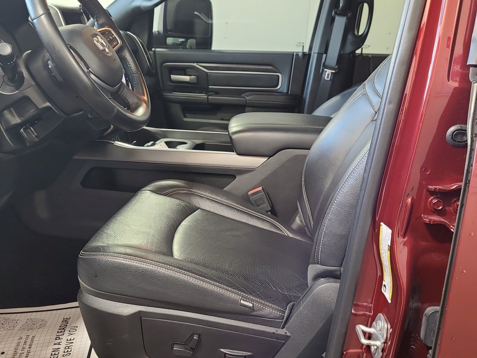 Used 2024 RAM 2500 Big Horn w/ Night Edition AWD/4WD image 7