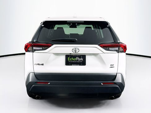 Used 2024 Toyota RAV4 LE image 7