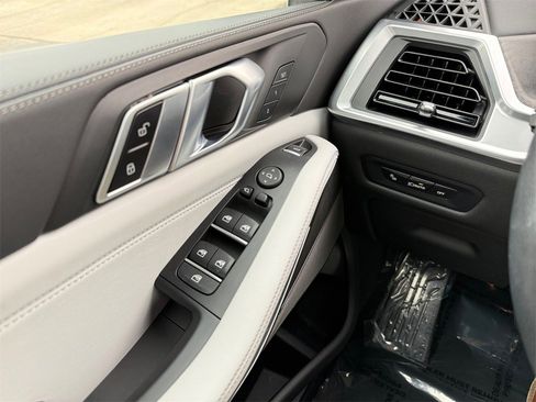 Certified 2024 BMW X5 xDrive40i w/ Premium Package image 28