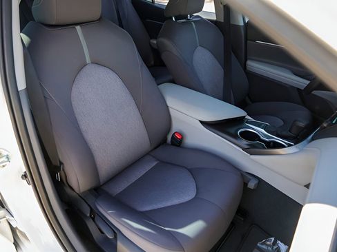 Used 2024 Toyota Camry LE image 31