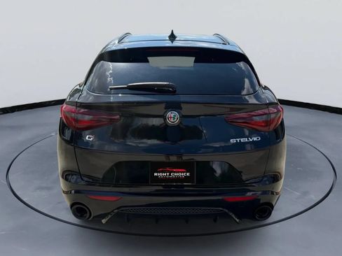 Used 2022 Alfa Romeo Stelvio Veloce AWD/4WD image 5