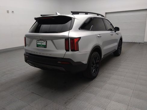 Used 2022 Kia Sorento S image 9