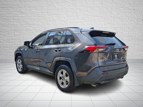 Used 2019 Toyota RAV4 XLE w/ All Weather Liner Package AWD/4WD image 4