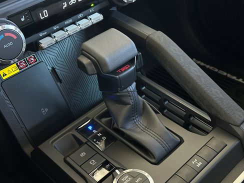 New 2025 Toyota Tacoma TRD Off-Road image 19