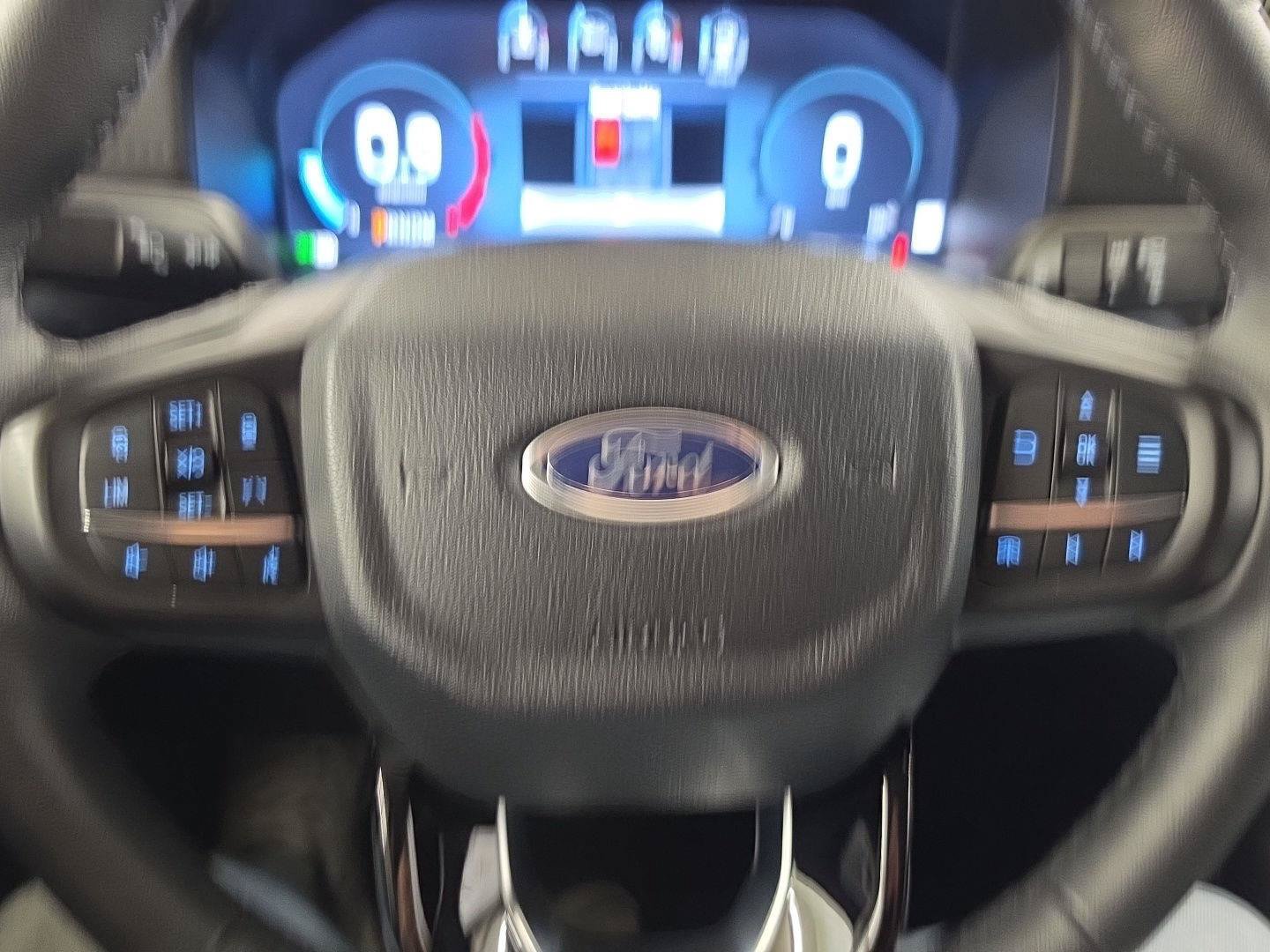Used 2025 Ford Ranger Lariat w/ Advanced Towing Package AWD/4WD image 8