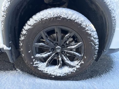 Used 2025 Nissan Rogue SV w/ Rock Creek Premium Package image 28