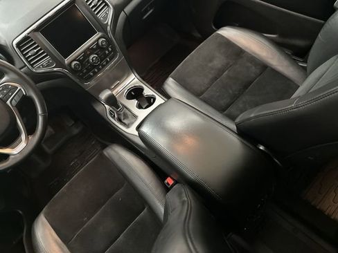 Used 2018 Jeep Grand Cherokee Altitude AWD/4WD image 26
