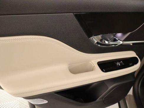 New 2026 Lincoln Corsair Reserve w/ Jet Appearance Package FWD image 18