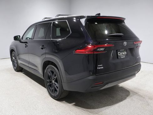 Certified 2024 Toyota Grand Highlander AWD image 6