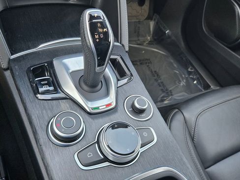 Used 2023 Alfa Romeo Stelvio Sprint RWD image 21