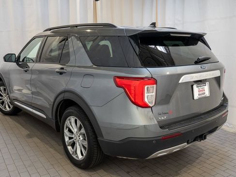 Used 2021 Ford Explorer XLT w/ Equipment Group 202A image 4