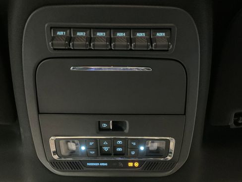 Used 2024 Ford F350 Platinum w/ FX4 Off-Road Package image 41