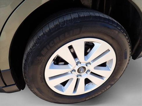 Used 2016 Subaru Outback 2.5i Premium AWD/4WD image 7