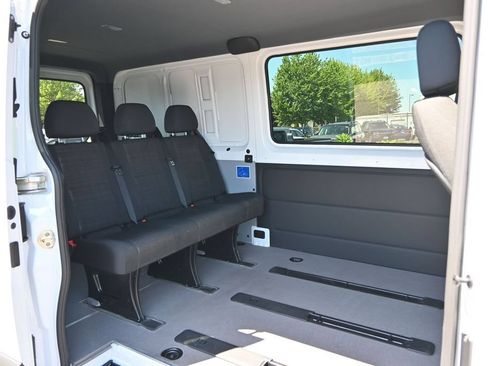Used 2021 Mercedes-Benz Sprinter 2500 image 21