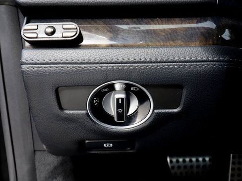 Used 2013 Mercedes-Benz SL 550 image 65