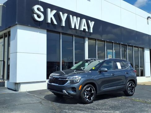 Used 2024 Kia Seltos EX AWD/4WD image 1