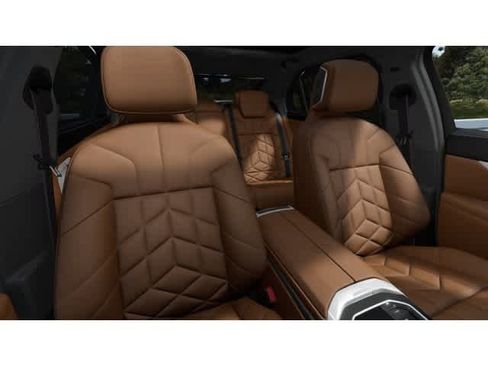 New 2026 BMW 760i xDrive w/ Executive Package AWD/4WD image 11