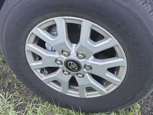 Used 2024 Toyota Tacoma SR5 image 5