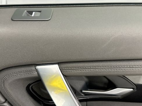 Used 2020 Land Rover Discovery Sport S image 30