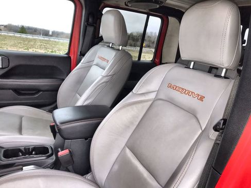 Used 2021 Jeep Gladiator Mojave w/ Cold Weather Group image 11