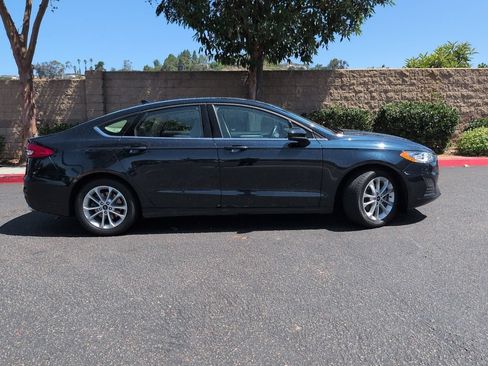 Used 2020 Ford Fusion SE FWD image 8