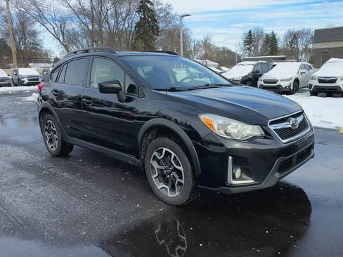 Used 2017 Subaru Crosstrek 2.0i Premium w/ Moonroof Package image 2