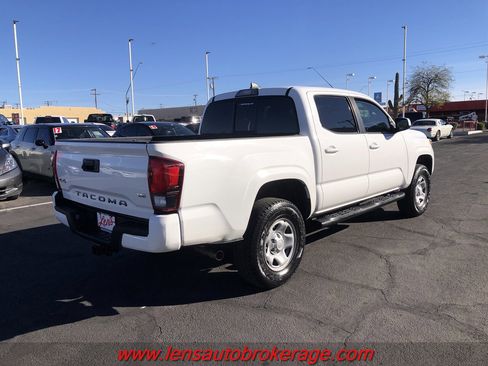 Used 2019 Toyota Tacoma SR image 8