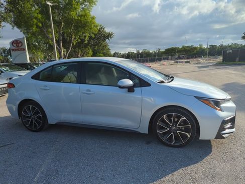 Used 2022 Toyota Corolla SE FWD image 4