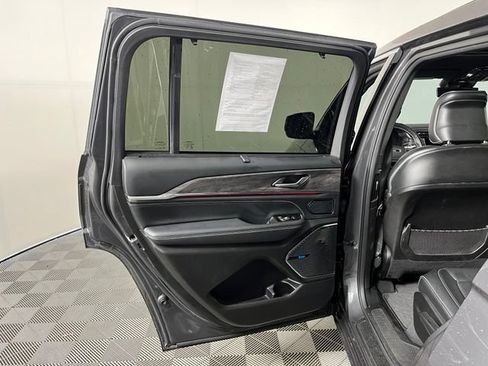 Used 2022 Jeep Grand Cherokee L Overland w/ Luxury Tech Group IV AWD/4WD image 40