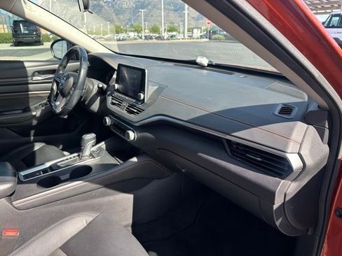 Used 2019 Nissan Altima 2.5 SR w/ SR Premium Package AWD/4WD image 19
