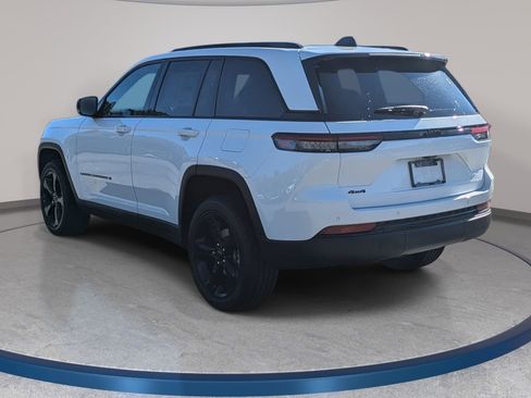 New 2025 Jeep Grand Cherokee 4WD image 7