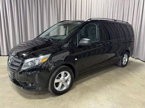 Used 2016 Mercedes-Benz Metris Passenger image 3