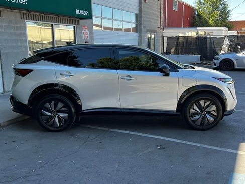Used 2023 Nissan Ariya AWD image 7