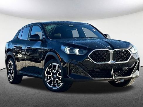 Used 2025 BMW X2 xDrive28i image 2