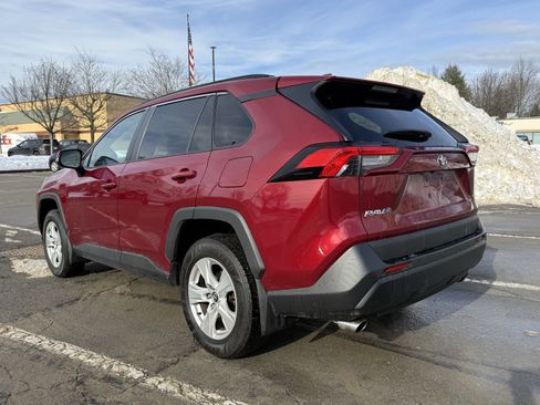 Used 2020 Toyota RAV4 XLE image 9
