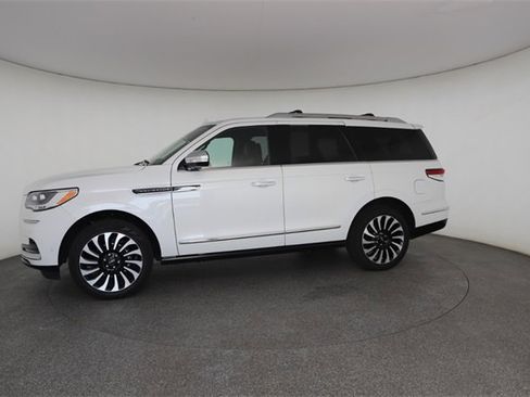 Used 2024 Lincoln Navigator Black Label image 5