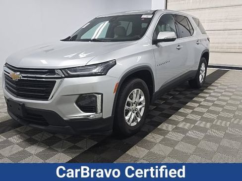 Used 2022 Chevrolet Traverse LS FWD image 1