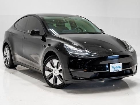 Used 2021 Tesla Model Y Long Range AWD/4WD image 5