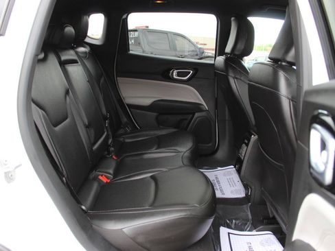 Used 2025 Jeep Compass Limited AWD/4WD image 11