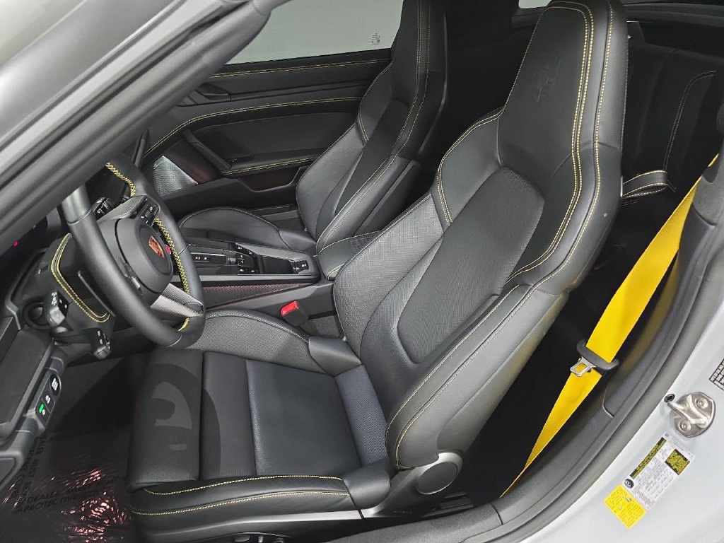Certified 2026 Porsche 911 Targa 4 GTS AWD/4WD image 5