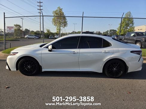 Used 2022 Toyota Camry XSE FWD image 6