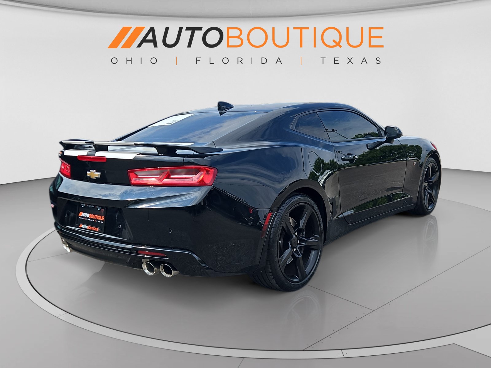 Used 2018 Chevrolet Camaro SS RWD image 5