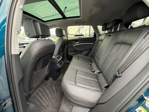 Used 2021 Audi e-tron Premium Plus w/ Premium Plus Package image 23