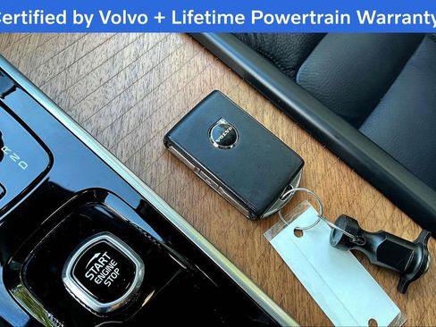 Certified 2025 Volvo XC90 B6 Plus image 13