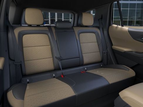 New 2026 Chevrolet Equinox ACTIV w/ Safety and Technology Package AWD/4WD image 18