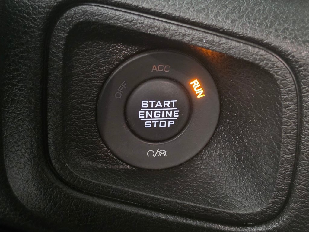 Used 2024 Jeep Wrangler Unlimited AWD/4WD image 21